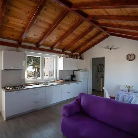 Little Hill Villa Postira