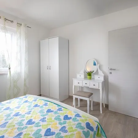 Little Hill Villa *