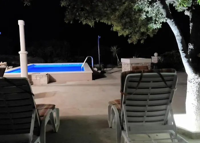 Little Hill Villa