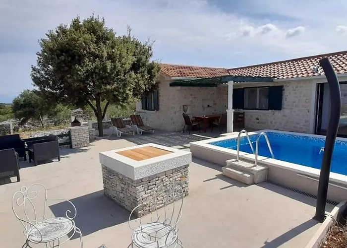 Little Hill Villa