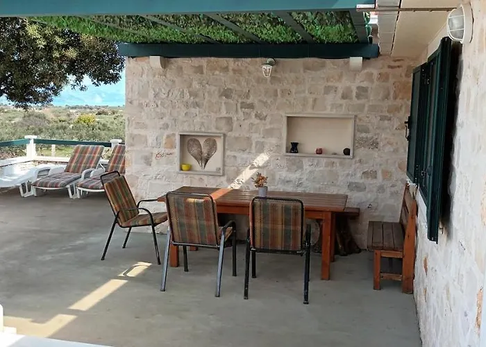 Little Hill Villa